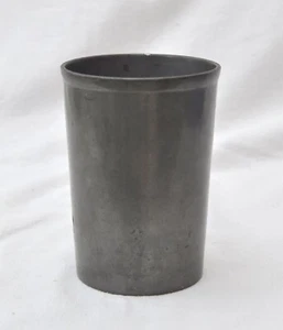 Antiker Zinnbecher von 1866 Schloss Hradek - Bild 1 von 3