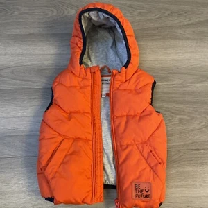 M&S Kids Gilet with hood - Picture 1 of 3