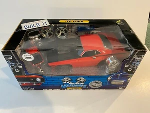 Muscle Machines 1:18 and 1:64 '70 Cuda Build It Kit - Picture 1 of 6