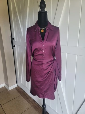 Vestido Camisa Guess Satinado Estilo Envolvente - Cintura Corbata - Púrpura - XS Foto 1 de 4