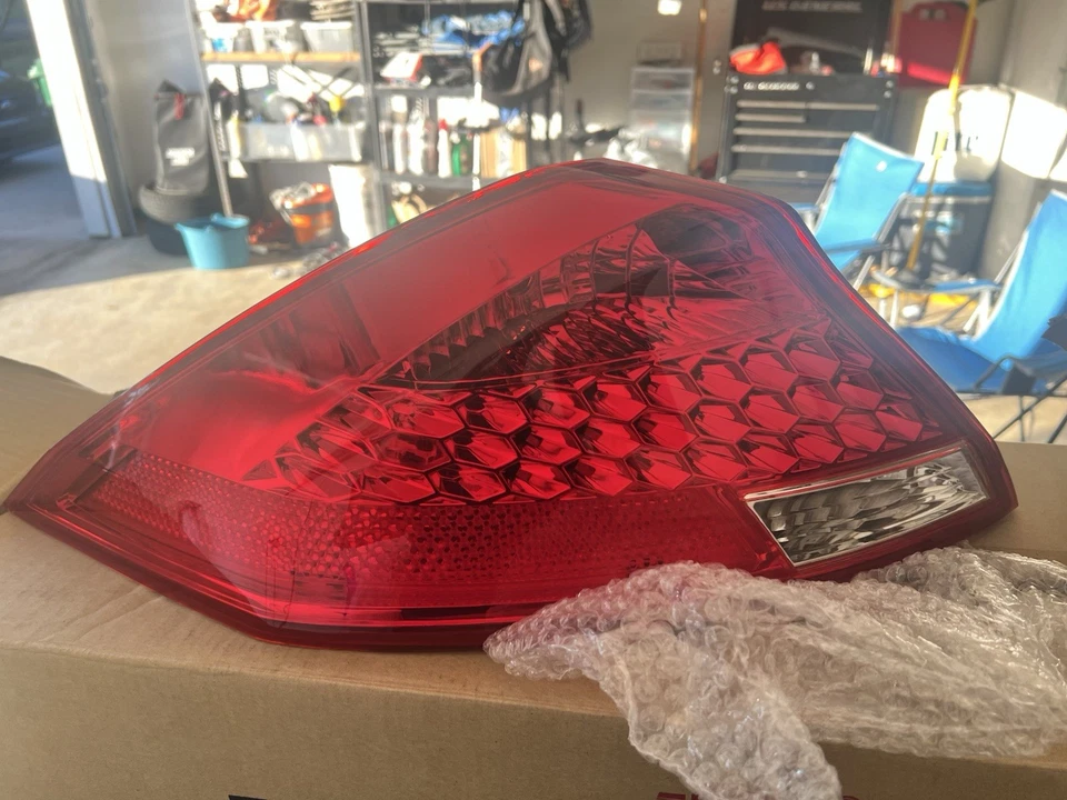 Luz trasera izquierda conductor Honda Accord 2006-2007 cupé. Nuevo Foto 1 de 4