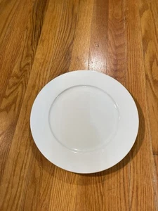 Crate & Barrel White Dinner Plate 10 1/2" China - Picture 1 of 6