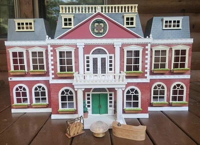 Sylvanian Families/Calico Critters Regency Hotel Set with Accessories, Used - Image 1 of 4