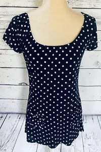 Blusa pequeña para mujer Cato lunares mangas cortas bolsillos cuello en U suave - Imagen 1 de 11