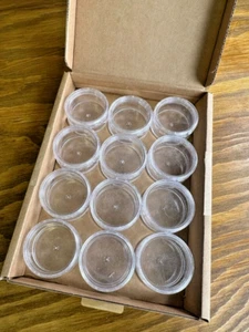 (GRADO_B) Juego de 12 Pequeños Contenedores de Plástico Transparente Estuche Joyería Cuentas Redondas - Imagen 1 de 7