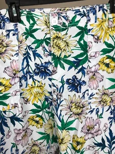 Floral Liz Claiborne 16 White Relaxed Fit Through Hip / Thigh Womens Pants - Picture 1 of 8
