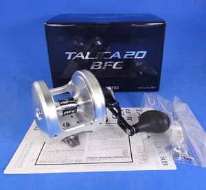 NUOVO MULINELLO SHIMANO TALICA 20 BFC TAC20BFC BILLFISH *FIDUCIA VENDITORE USA/SPEDIZIONE GRATUITA* - Foto 1 di 3