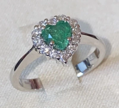 Anillo De Oro 18kt Con Diamantes Naturales Y Esmeralda Natural Corte Corazón - Imagen 1 de 4