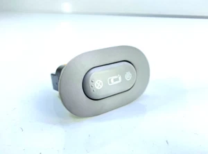 KIA SEDONA MK2 REAR WINDOW VENT SWITCH 06-2013🌟 - Picture 1 of 3
