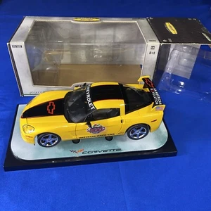 Greenlight 1:24 scale 2005 Chevy Corvette Daytona 500 Pace Car YELLOW - Picture 1 of 15