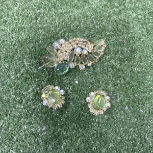 Vintage Green La Rel Clip On Earrings And Broach  - Picture 1 of 10