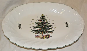 Nikko Happy Holidays ovale Platte 14" weiß mit Weihnachtsbaum-Design fast neuwertig - Bild 1 von 4