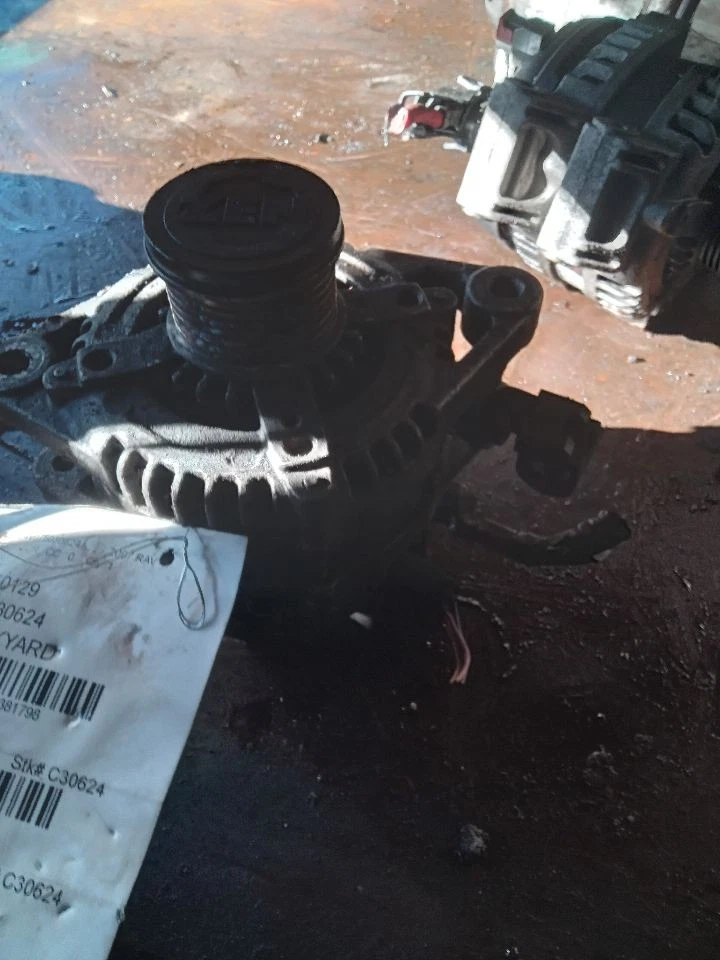 Used Alternator fits: 2007 Toyota Rav4 100 amp 6 cylinder 2GRFE engine Grade A Foto 1 de 4
