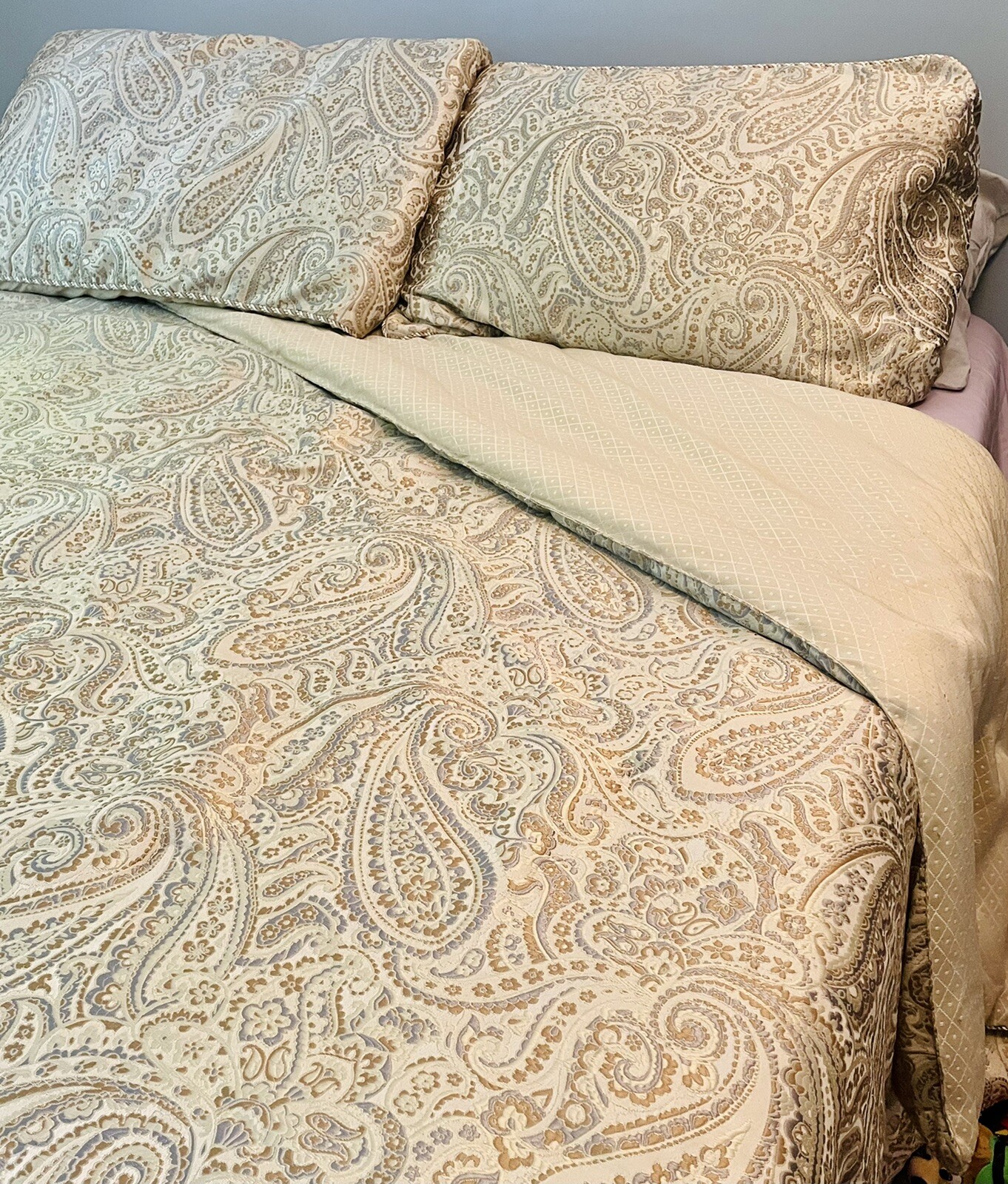 Pc Pintuck Embroidered Comforter Set 