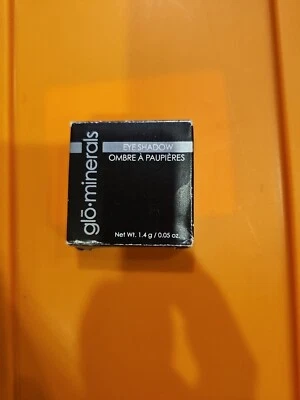 Sombra de ojos Glo Minerals COY 1,4 g./0,05 oz. Nuevo en caja Foto 1 de 3