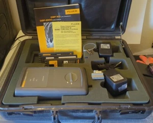 Control remoto inteligente FLUKE DSP-2000SR con cables de prueba, estuche, 3 baterías y 2 adaptadores de CA - Imagen 1 de 3