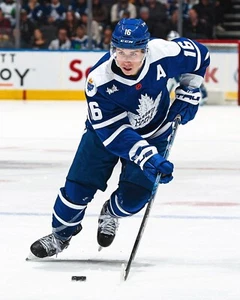 Foto de hockey Mitch Marner retro inverso 2.0 patinaje Toronto Maple Leafs 8x10 NHL - Imagen 1 de 1
