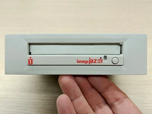 IOMEGA JAZ 2Gb - V2000SI - SCSI 50 pin - Photo 1/12