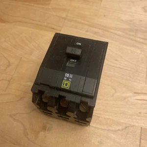 Interruttore Quadrato D QO320 3 Poli 20 Amp Tipo QO Snap-In - Foto 1 di 3