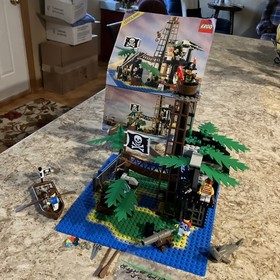 LEGO PIRATES #6270 "FORBIDDEN ISLAND" complete