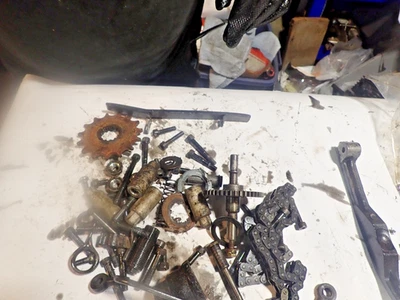 1979 年雅马哈 TT 500 部分外壳螺丝/定时链/链轮混音器 零件 — 第 1/4 张图片