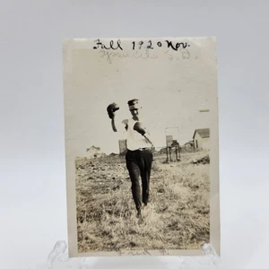 Foto antigua 1920 entrenamiento boxeador Dakota del Sur 2x3 pulgadas - Imagen 1 de 2