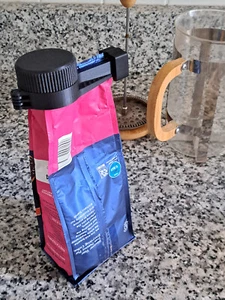 Coffee Bag Pourer 2-Pack Clip-On Convenient Easy Access Dry Ingredients Kitchen - Picture 1 of 2