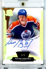 2014-15 The Cup Gold Spectrum #34 Wayne Gretzky AUTO 5/5 - Edmonton Oilers
