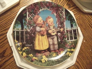 M.I. HUMMEL PLATE LITTLE MUSICIANS DANBURY MINT LITTLE COMPANIONS COLLECTION - Picture 1 of 1