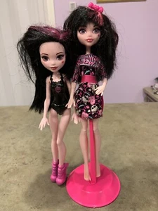 Monster High DRACULAURA Puppen eine gelenkig ohne Schuhe und eine nicht Mattel Lot 2 - Bild 1 von 7