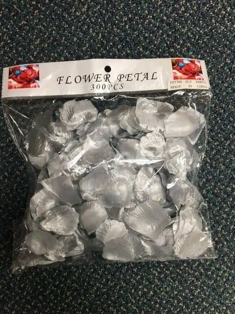 300 pétalos de flores de boda de tela Foto 1 de 1