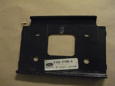 Оригинальный усилитель кронштейна изолятора заднего бампера 97-02 Ford Escort - Изображение 1 из 4