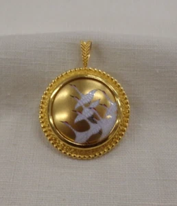 Noritake Japan Bone China Necklace Pendant Danbury Mint Gold Tone White Cranes - Picture 1 of 2