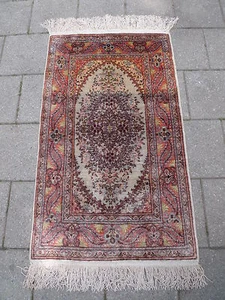schöner ,alter Orientteppich , Seidenteppich ,Seide auf Seide - Bild 1 von 1