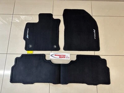 2012-2017 PRIUS V BLACK CARPET FLOOR MATS GENUINE TOYOTA PT208-47130-20 — 第 1/3 张图片