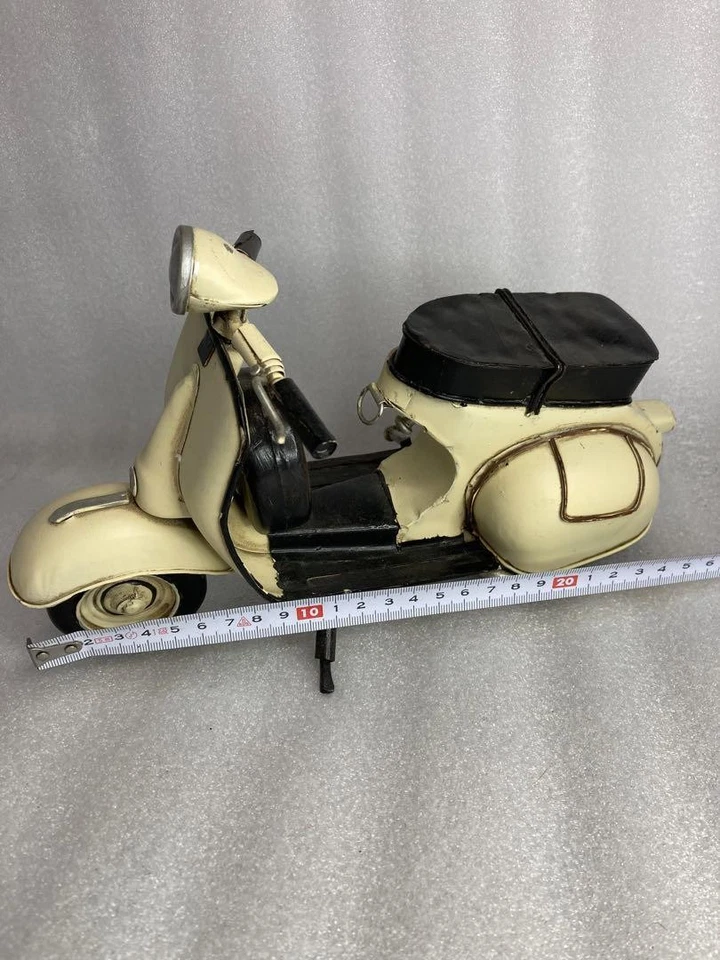 Motocicleta Showa Retro Años 60 Juguete de Lata Vespa Alemana Hecha en Taiwán Coleccionable Foto 1 de 4