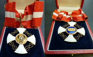 Order of the Crown of Italy Commander in Gold, 50mmX54mm with Bail + Box - Picture 1 of 3