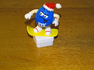 M & M kleine Figur, Snowboardfahrer, mit Sockel ca. 8cm - Bild 1 von 3