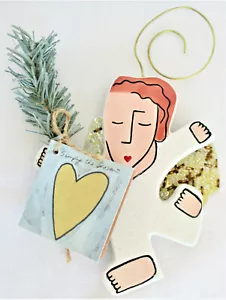Silvestri Sandra Magsamen - Simply the Season - Engel Wandrelief mit Etikett - Bild 1 von 8