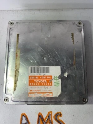 Computadora con motor Toyota Corolla 89661-12510 1990 OEM usada Foto 1 de 4