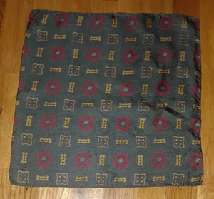 Green Red Yellow Geometric Patterned 100% Silk Pocket Square 14" Rolled Hems - Picture 1 of 3