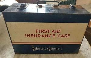 Vintage Johnson & Johnson First Aid Kit 8116 Metal Case Original Box w/Contents - Picture 1 of 6