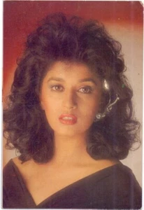 India Bollywood Actress Madhuri Dixit Debu Vintage Original PostCard No.3285(17) - Picture 1 of 2
