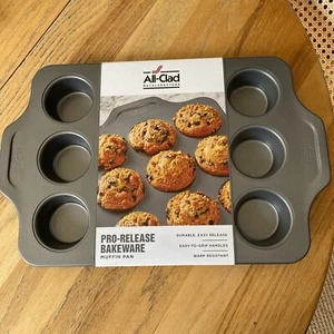 New All-Clad Pro-Release Nonstick Bakeware Muffin Pan NWT 12 Cups Gray Color - Picture 1 of 8