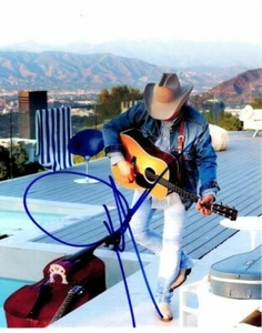 Fotografía 8x10 autografiada firmada por Dwight Yoakam - Imagen 1 de 1