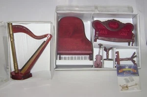 NEU Puppenhaus Musikzimmer Instrumente & Möbel - Bild 1 von 5