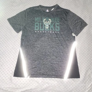 Milwaukee Bucks NBA Team grau Wisconsin Herren Polyester T-Shirt neu mit Etikett XLarge XL - Bild 1 von 8