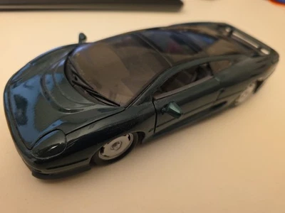 Modellauto SAMMLERSTÜCK Jaguar XJ220 1/24 Maisto - Bild 1 von 4