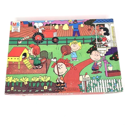 Rompecabezas Milton Bradley Peanuts Snoopy Farmer Brown 1978 Charlie Brown 250 piezas de colección Foto 1 de 4