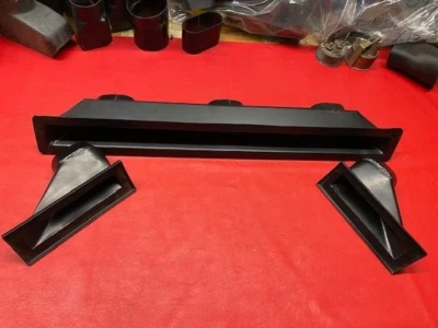 Aston Martin Classic DBS, DBSV8 y primeros AMV8 ventilaciones originales debajo del tablero Foto 1 de 3